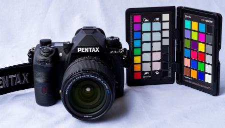 Trung thành với máy ảnh DSLR, nhưng chính Pentax cũng thừa nhận khó khăn vì lựa chọn này