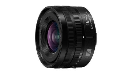 Panasonic ra mắt ống kính zoom full-frame nhỏ nhất thế giới