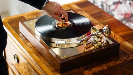 Pro-Ject giới thiệu máy quay đĩa The Classic Reference phiên bản đặc biệt với thiết kế sang trọng và giàu cảm xúc